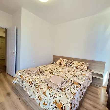 Sunny Breeze Apartament Primorsko